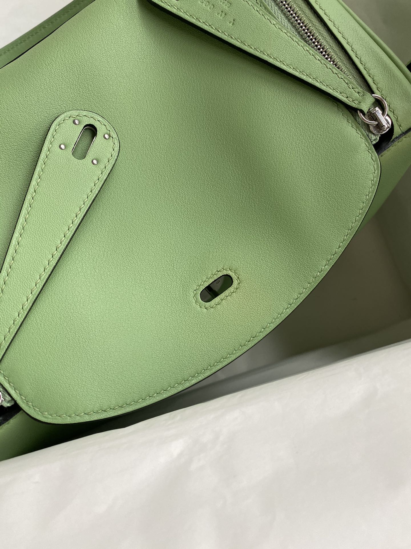 Hermes Lindy 26cm Handbag Shoulder Bag In Green Kiwi Swift Leather